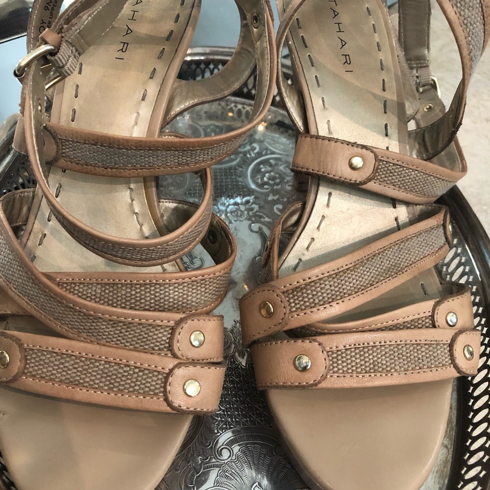 Tahari “Troy” Tan Heels - Picture 3 of 5